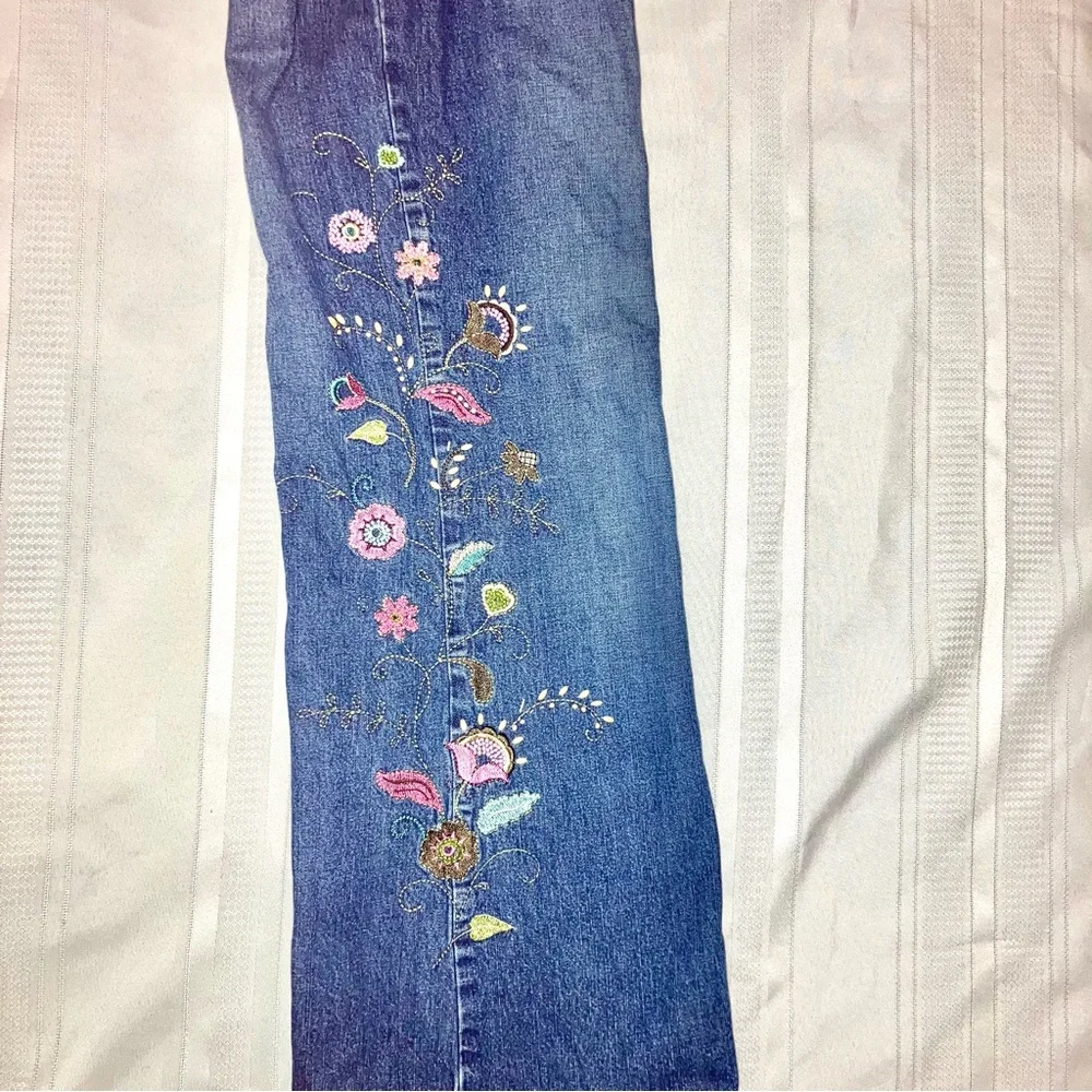 So Cool Christopher & Banks Flower Embroidered Blue Jeans Size 12 Boho - Picture 2 of 8
